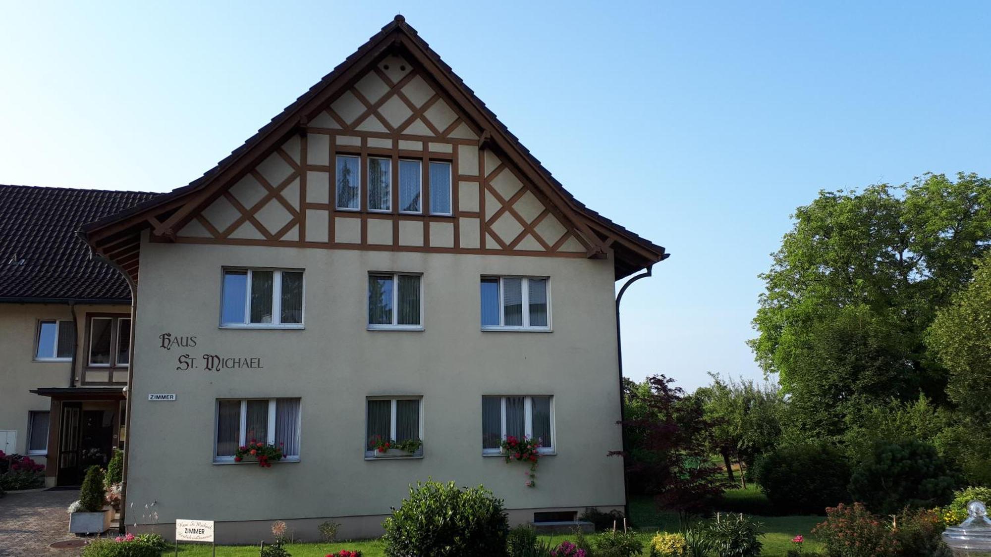 Haus St.Michael Hotel Dozwil Екстериор снимка